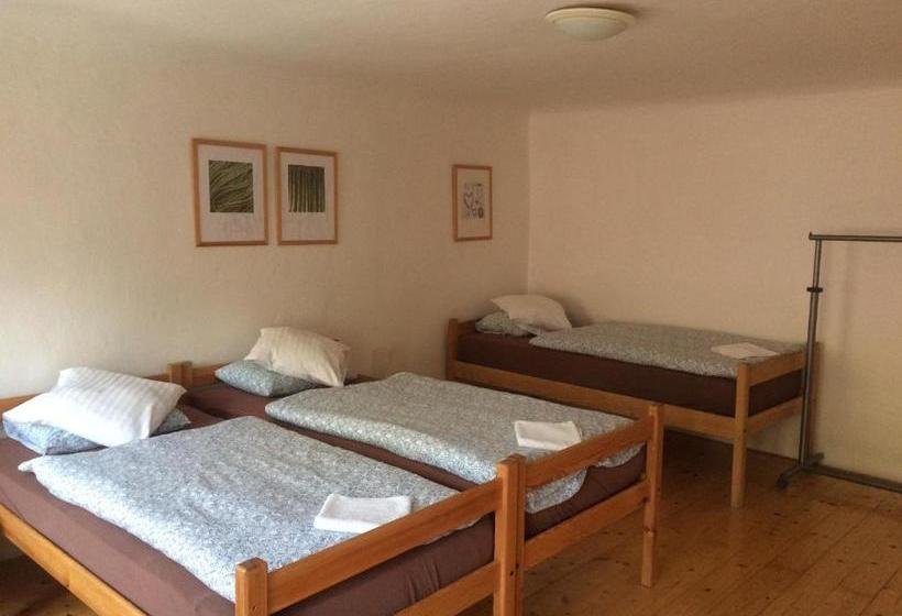 Fotos del hotel At The Golden Plough Apartments:  10