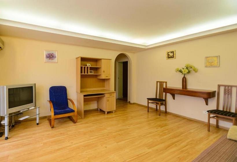 Fotos del hotel Lesi Ukrainki Studio Kiev Apartment:  10