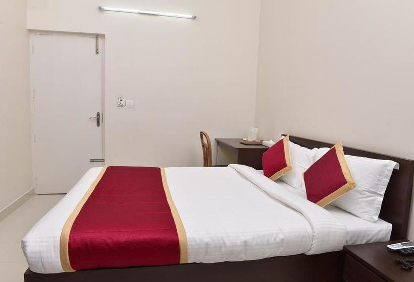 Fotos del hotel Oyo 9118 Saravana Inn:  9