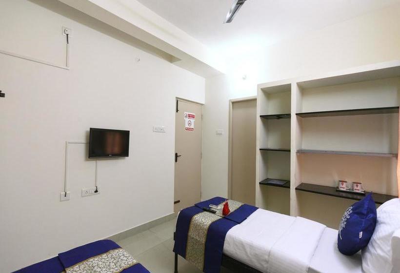 Fotos del hotel Oyo 3860 Apartment Jls Gruha:  15