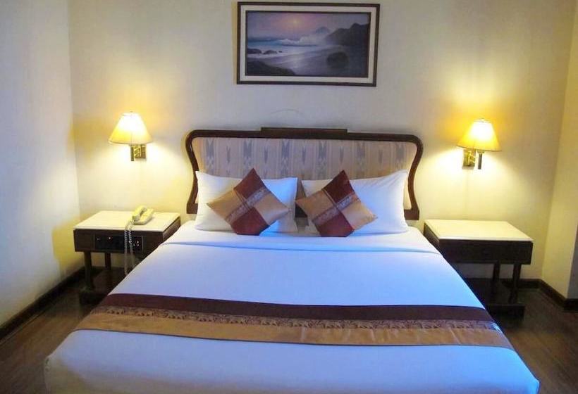 Fotos del hotel Lee Gardens:  2