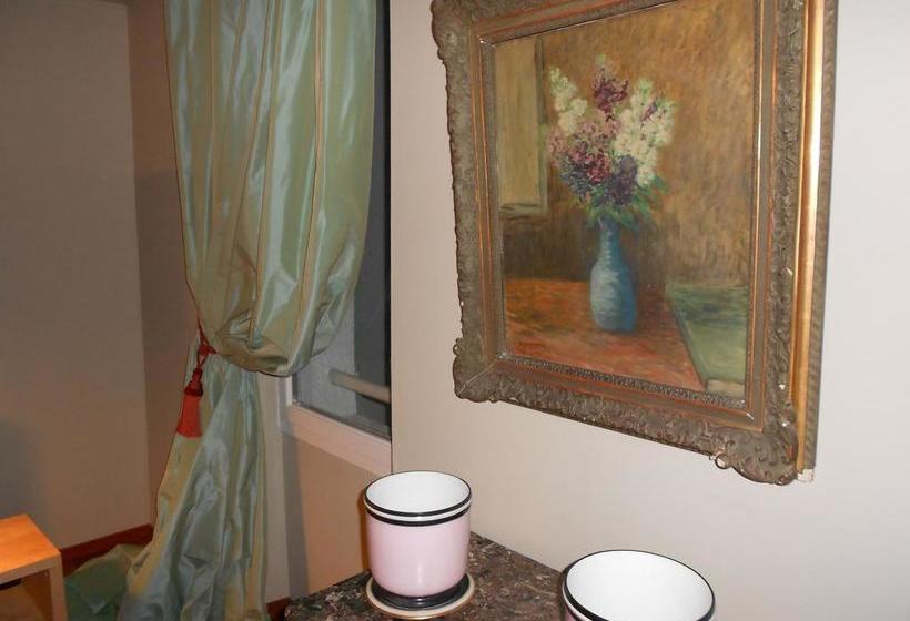 Fotos del hotel Le Crocodile Rouge:  11