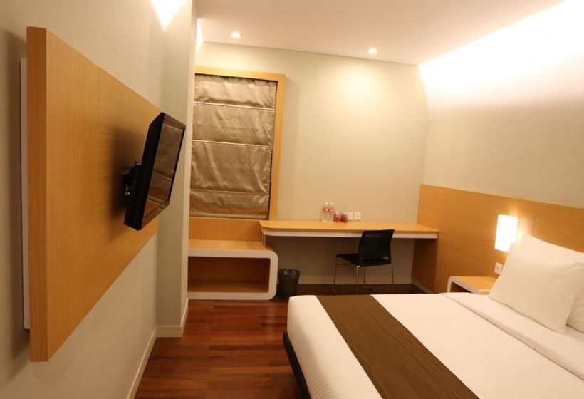 Fotos del hotel Citihub Majesty @ Kuta:  2