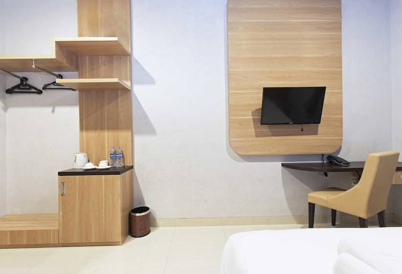 Fotos del hotel Reddoorz Plus Near Itc Fatmawati:  16