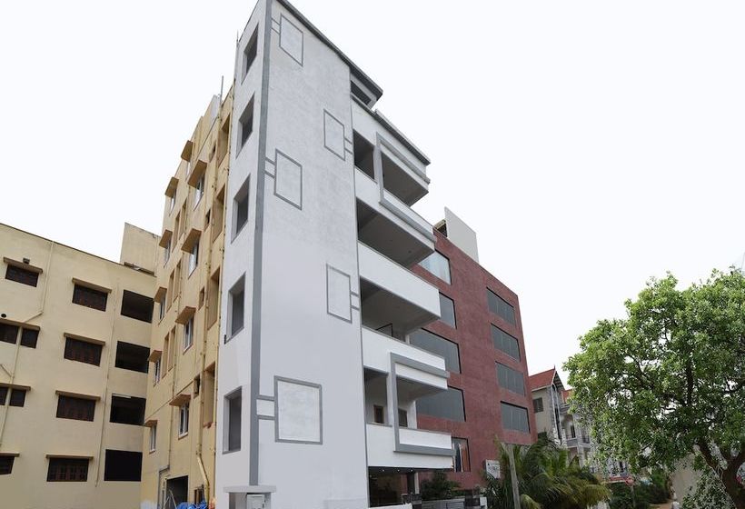 Oyo 16606 Iconic Living