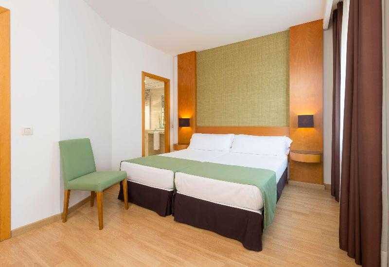 Номер Стандарт, Elche Centro Affiliated By Meliá
