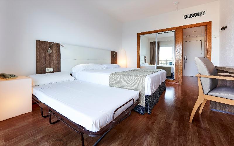 Номер Стандарт Трехместный, Globales Cala Viñas - Adults Only 16+