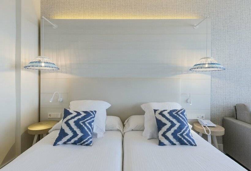 Habitación Superior Vista Mar, Leonardo Royal Hotel Ibiza Santa Eulalia