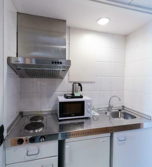 Номер Стандарт, Aparthotel Atenea Barcelona
