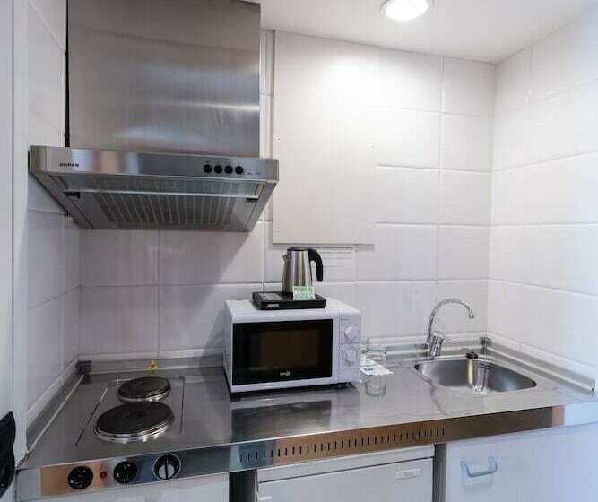 Номер Стандарт, Aparthotel Atenea Barcelona