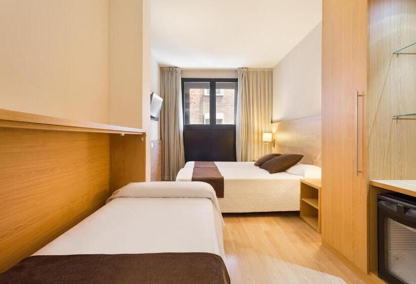 Номер Стандарт Трехместный, Acta Azul Barcelona