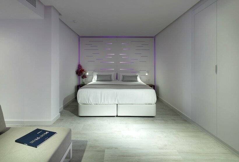 Quarto Estandar com Terraço, Garbi Ibiza & Spa