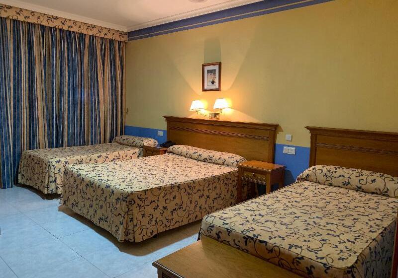 Habitación Superior Vista Mar, Leonardo Royal Hotel Ibiza Santa Eulalia