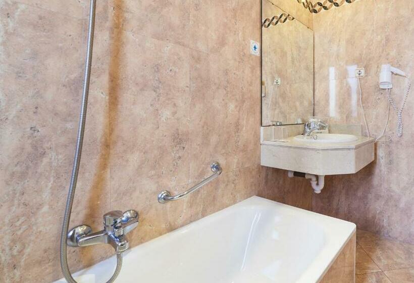 Quarto standard, Globales Reina Cristina
