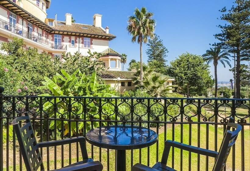 Quarto executivo, Globales Reina Cristina