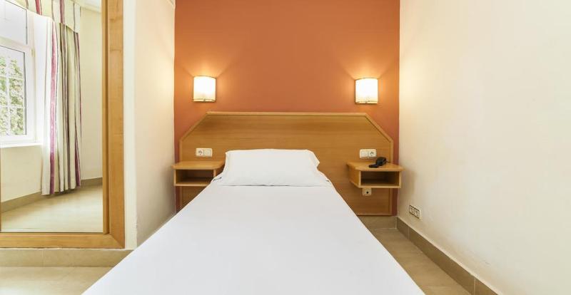 Quarto standart individual, Globales Reina Cristina