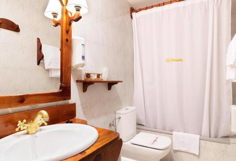 غرفة قياسية ثلاثية, La Posada
