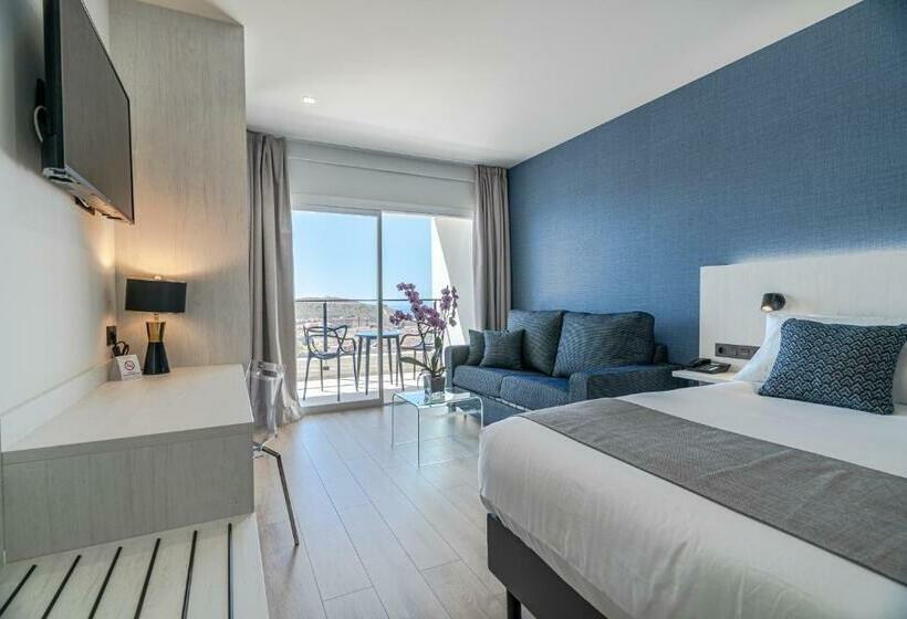 Семейный Номер Deluxe, Ramada Resort by Wyndham Puerto de Mazarron