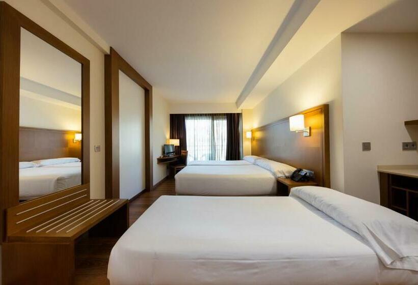 Habitación Triple Estándar, Thalasso Cantabrico Las Sirenas 4 Superior