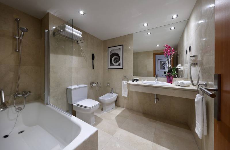 Habitación Triple Estándar, Exe Rey Don Jaime