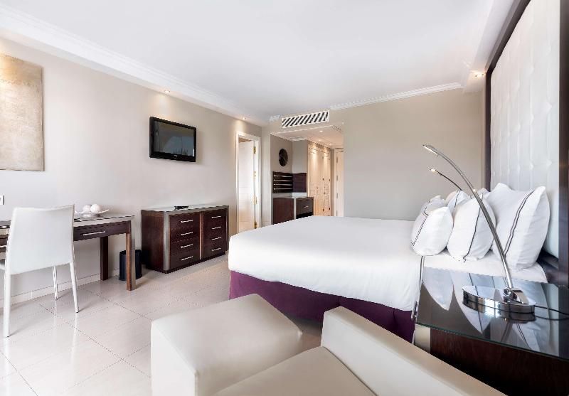 Люкс 2 Спальни, ME Marbella Luxury Lifestyle Hotel