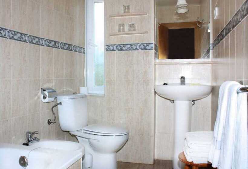 Standard Quadruple Room, Residencia Miami