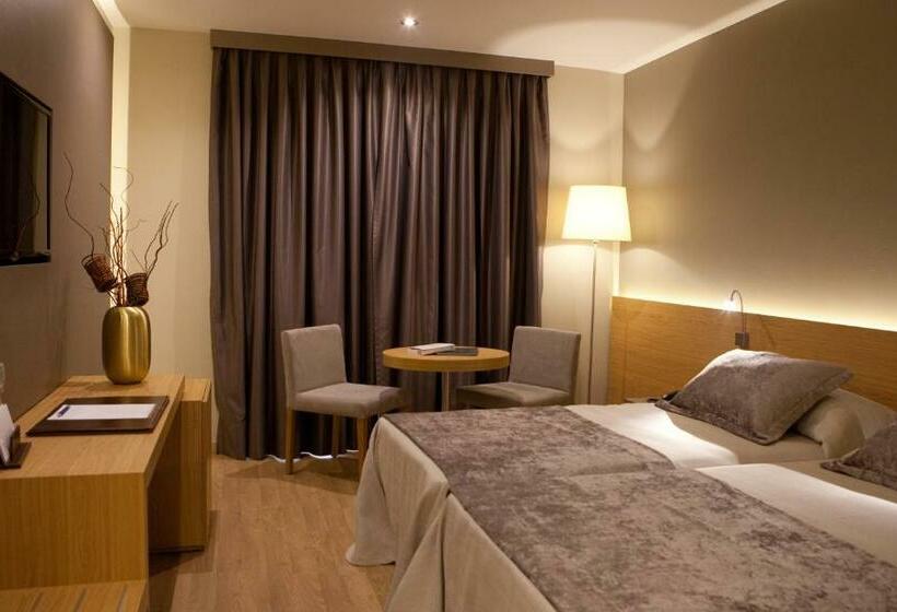 Habitación Familiar, M.a. Hotel Sevilla Congresos