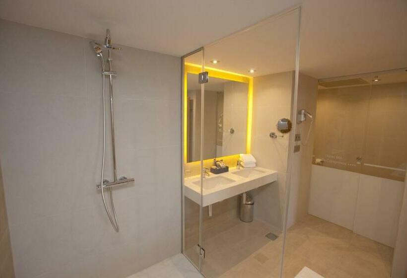 سوییت جونیور, M.a. Hotel Sevilla Congresos