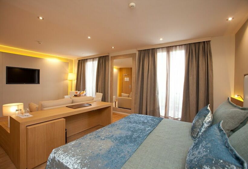 سوییت جونیور, M.a. Hotel Sevilla Congresos
