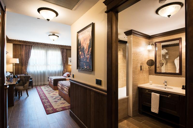 Quarto Ático, ME Marbella Luxury Lifestyle Hotel
