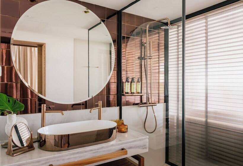 سوییت جونیور سوپریور, ME Marbella Luxury Lifestyle Hotel