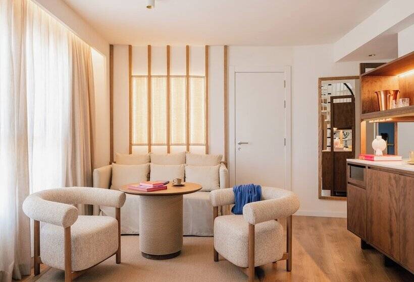 Quarto Estandar com Terraço, ME Marbella Luxury Lifestyle Hotel