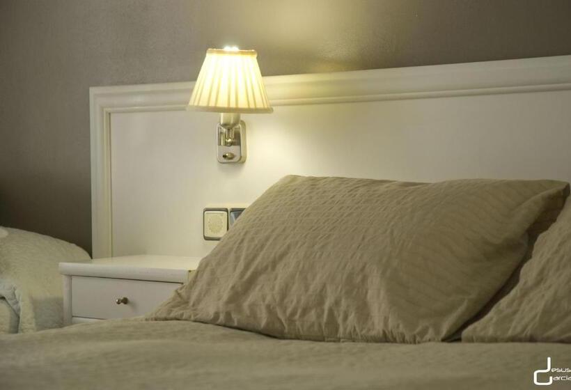 اتاق استاندارد, Albergue Revolutum Hostel