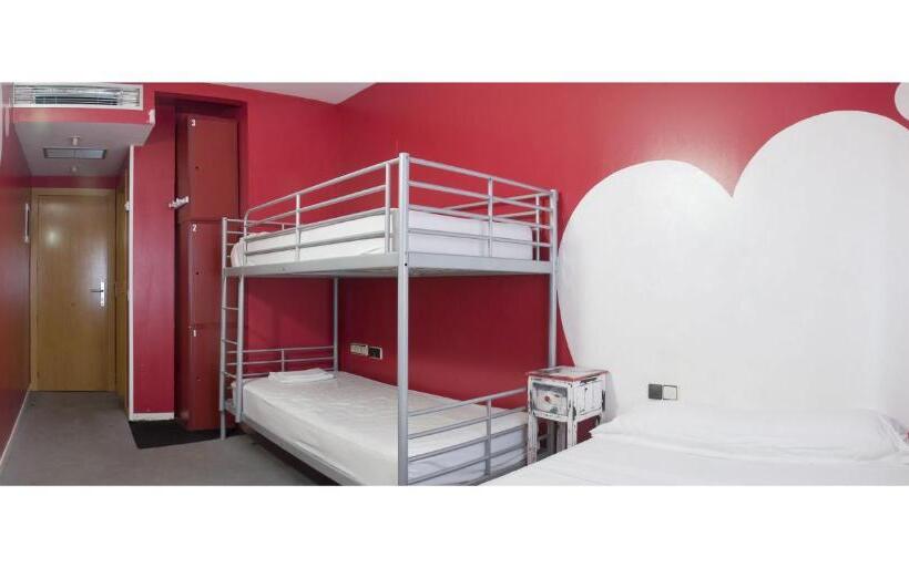 اتاق استاندارد چهار تخته, Albergue Revolutum Hostel