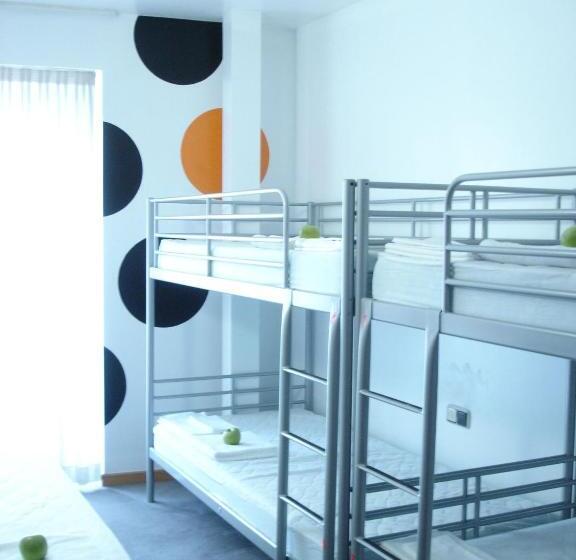 اتاق پنج‌تخته استاندارد, Albergue Revolutum Hostel