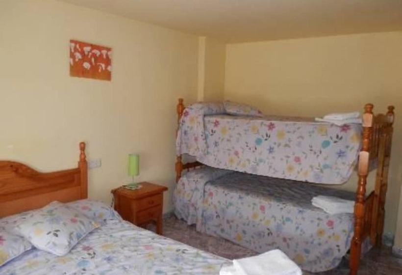 Номер Стандарт Трехместный, Hostal El Portalico
