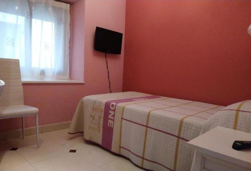 标准单人间共用浴室, Hostal Don Jaime I Y Ii
