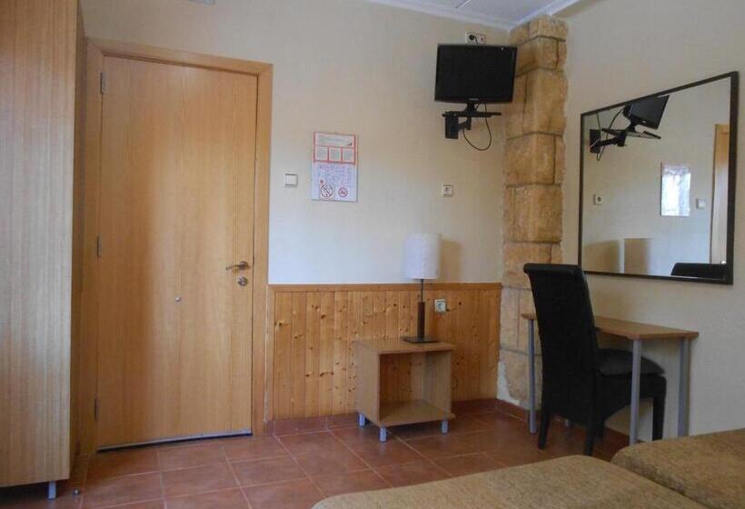اتاق استاندارد سه نفره, Hostal El Callejon