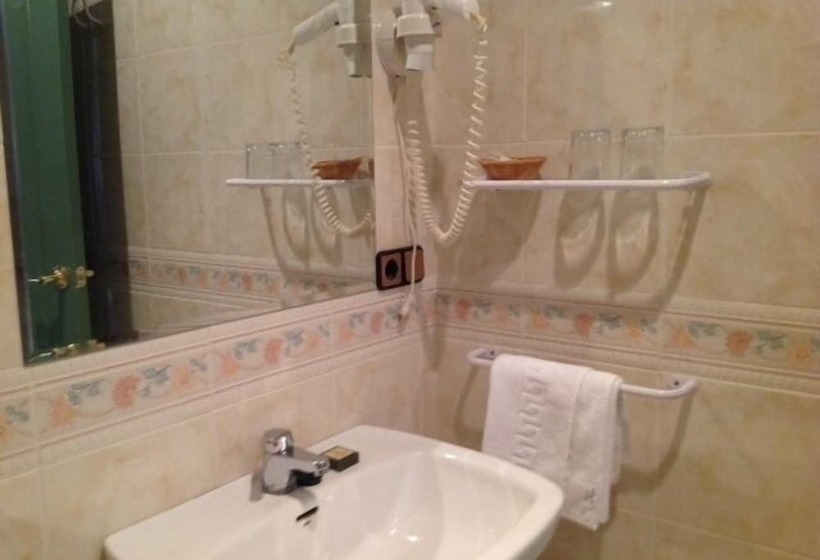 Quarto Estandar, Hostal Siete Picos