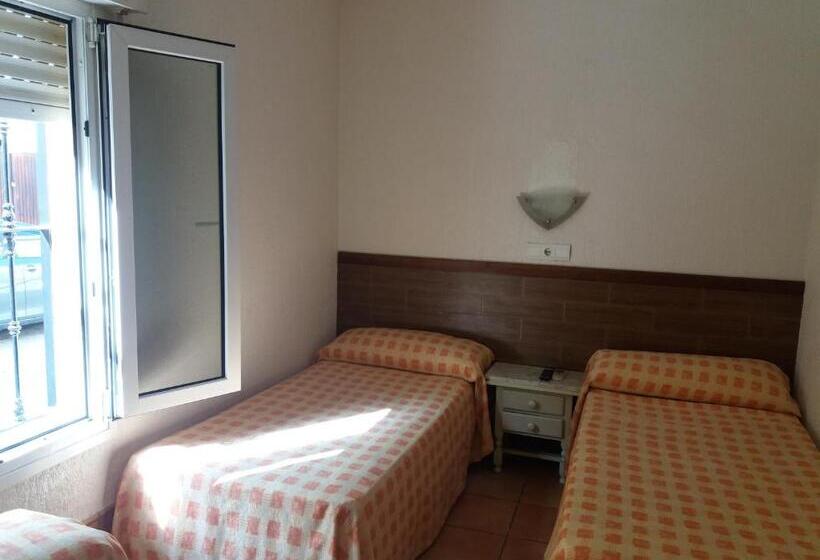 سرير فى غرفة مشتركه, Pension El Patio