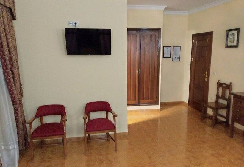 Номер Стандарт Трехместный, Hostal Bellido