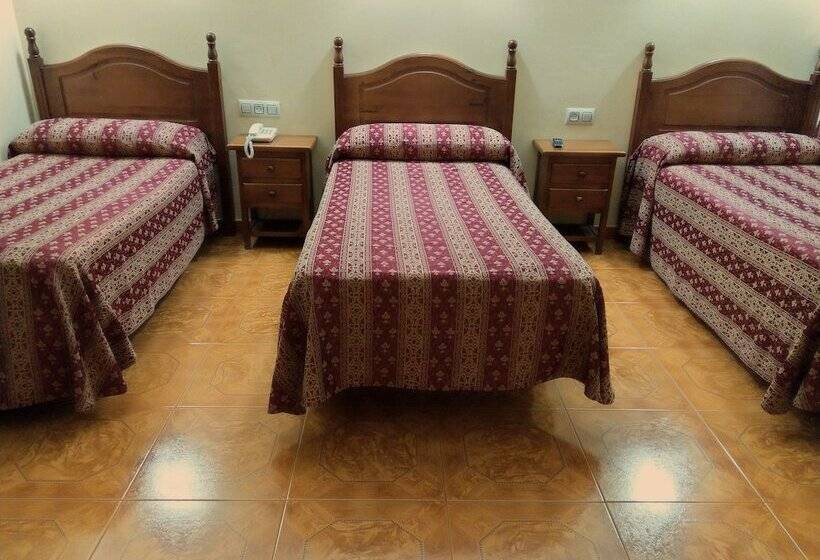Chambre Triple Standard, Hostal Bellido