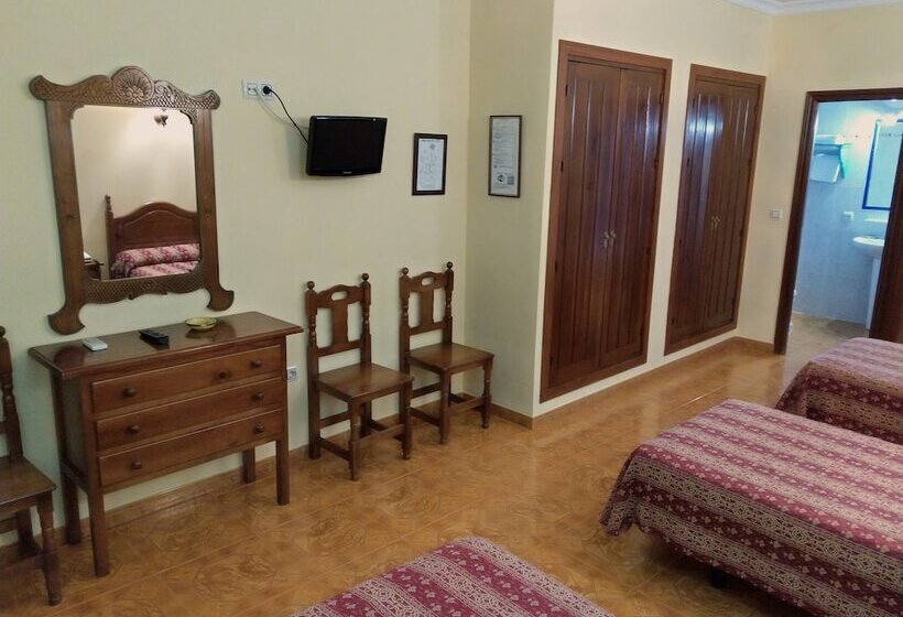 Четырехместный Номер Стандарт, Hostal Bellido