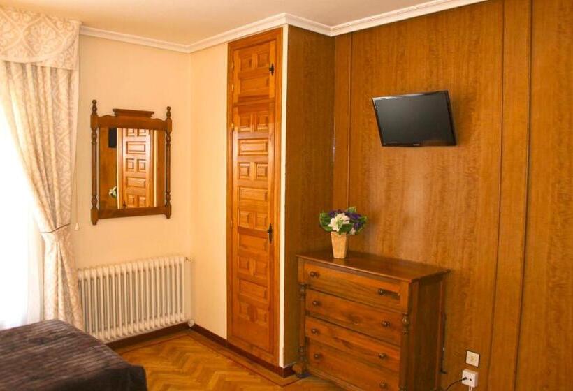 غرفة قياسية ثلاثية, Hostal Alcántara