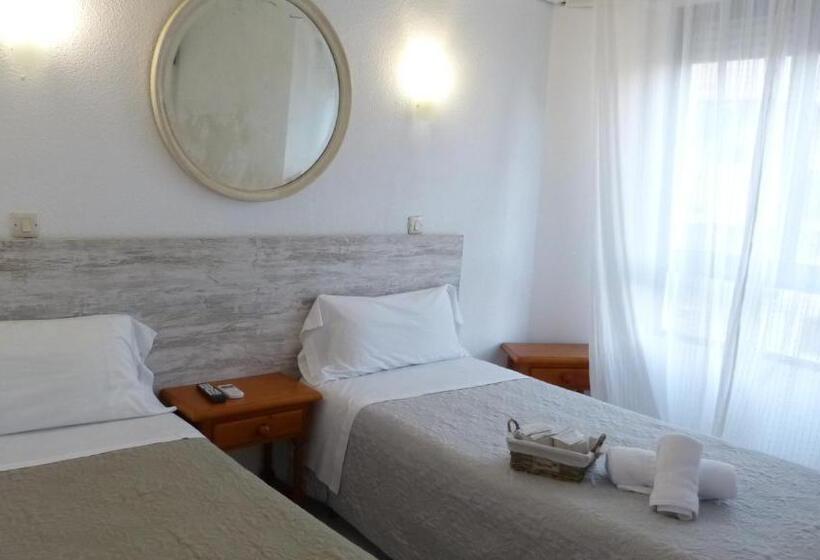 Номер Стандарт, Hostal Candeleda