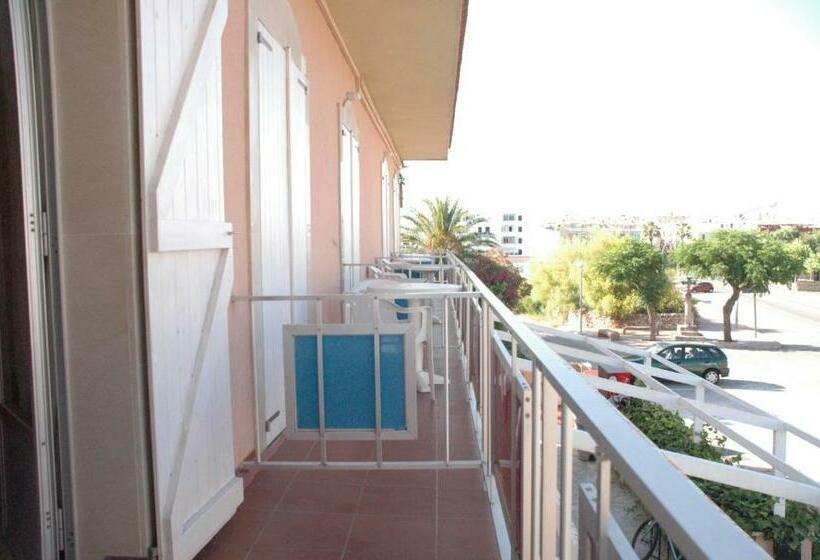 Номер Стандарт, Hostal Paris Ciutadella