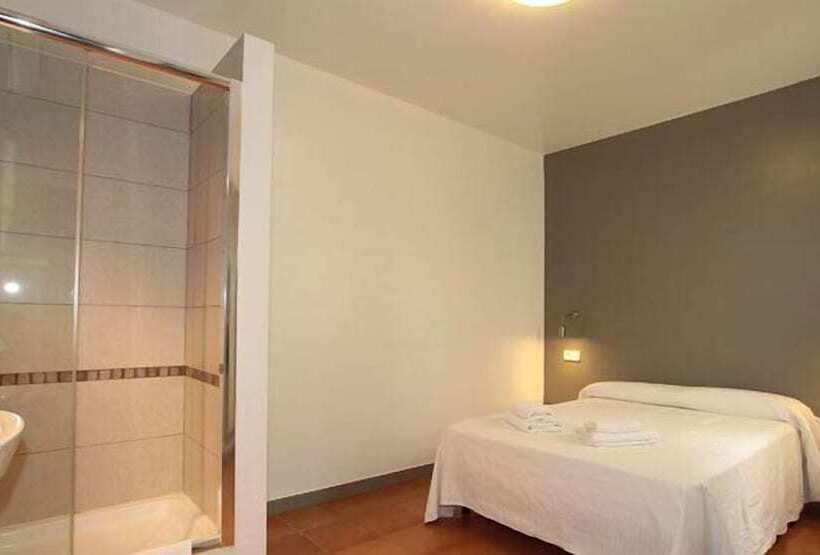 バス共有のスタンダードルーム, Hostal Ripoll Ibiza