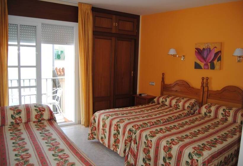 スタンダードトリプルルーム, Hostal Italia