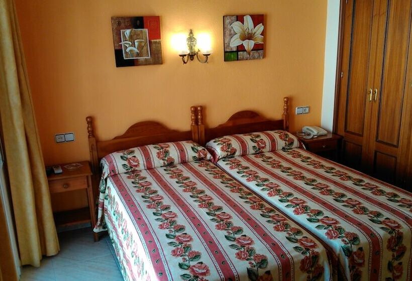 スタンダードルーム, Hostal Italia