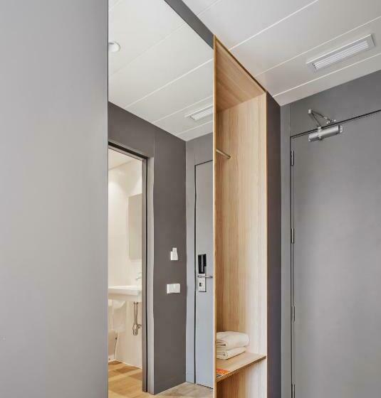 Номер Стандарт Трехместный, Hostal Lami